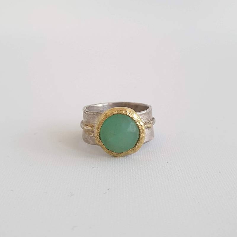 Chrysophase Ring, raised line Ring