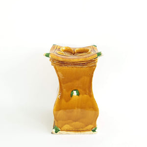 Square Golden vase with green dashes