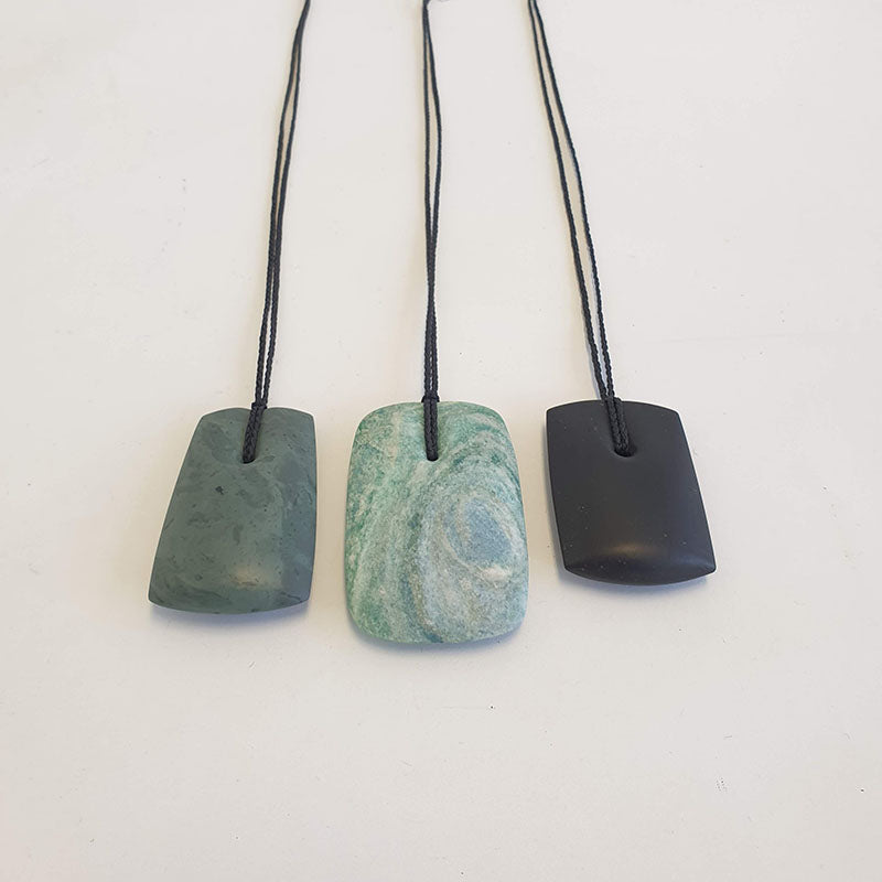 Pillow pendant - Aotea, 2023