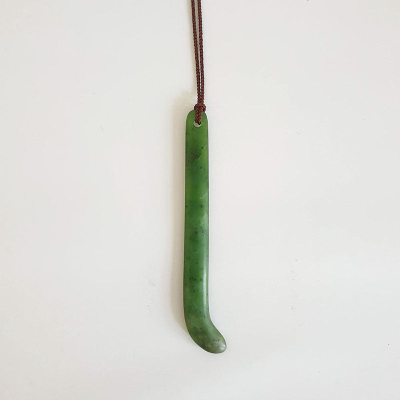 Kape pendant - kawakawa pounamu