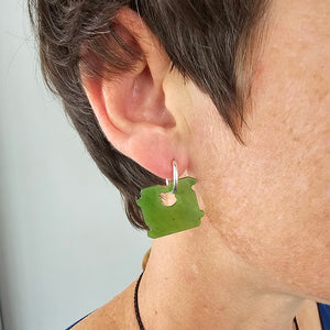 Bread tag earrings - pounamu