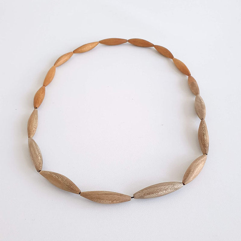 17 Bead Half and half String, 2021 – Masterworks Gallery NZ