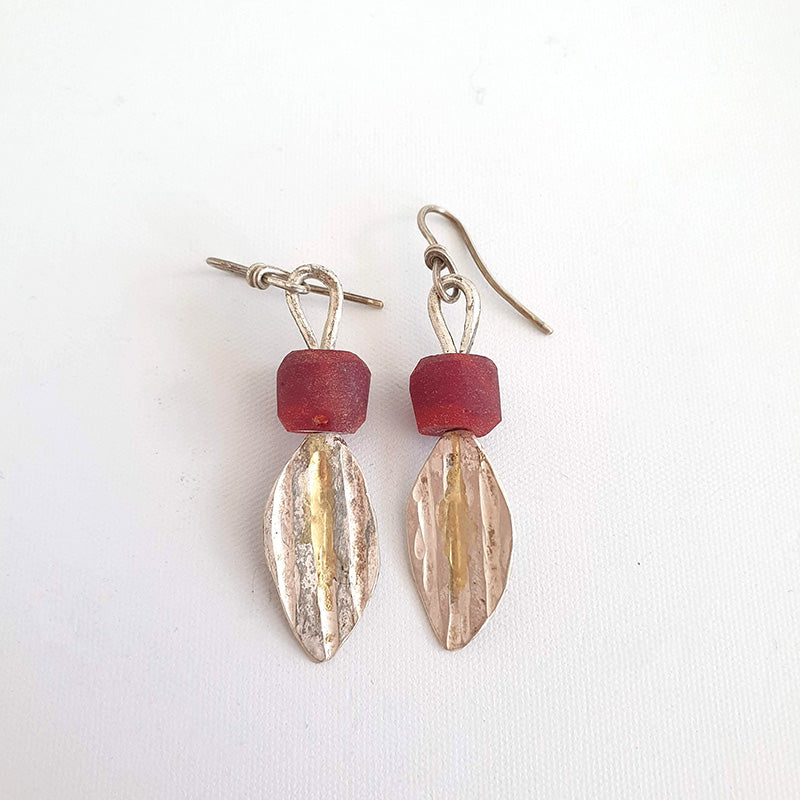 Red bead Leaf earrings