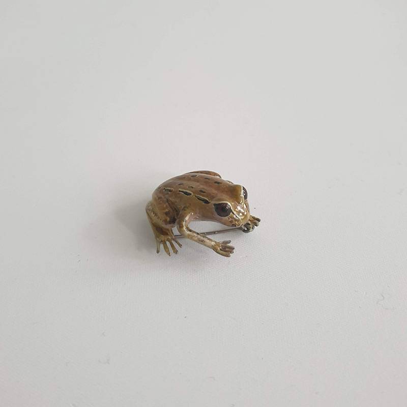 Frog Brooch Small, 2021